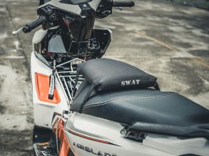 Dụng cụ chống ê khi chạy xe giao hàng - Đệm lót yên xe máy Grab Swat chống nước chống nóng