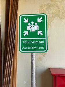Plang Rambu Titik Kumpul Assembly Point Alumunium Plat