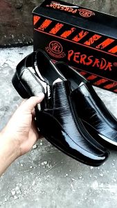 Sepatu pantofel pria kulit formal