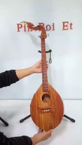 พิณโปร่งไฟฟ้าคุณภาพสูงไม้ประดู่ บอร์ดไม้แต้ดำ 3 สาย 15 เฟรต วงจรไฟฟ้า EQ