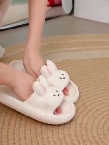 รองเท้าในสำหรับผู้หญิงแบบนุ่ม ไซส์กระต่ายน่ารัก เฉพาะฤดูร้อน มีคุณสมบัติทนทานต่อการเลื่อน