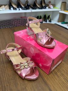 #322-11  KOREAN SANDALS  CRYSTAL HEELS FOR KIDS FASHION SHOES SANDALS SMALL TO MEDUIM SIZE 24-35