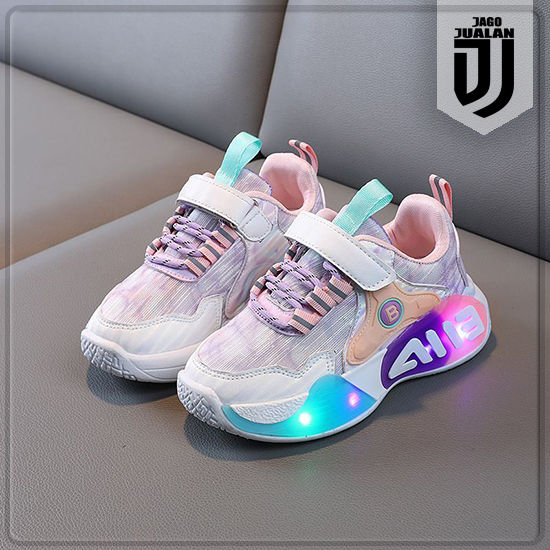Sepatu%20Sneakers%20EILA%20Lampu%20LED%20Anak%20usia%201%202%203%204%205%206%20tahun%20/%20Sepatu%20Kets%20Tali%20Perekat%20Anak%20Balita%20Cowok%20Cewek%20Motif%20Keren%20/%20Sepatu%20MENYALA%20Anak%20Laki%20Laki%20Perempuan%20Fashion%20Sport%20/%20Sepatu%20Baby%20Casual%20Wanita%20Pria%20Sol%20Menyala%20/%20Sepatu%20Running%20Anak%20LED%20Trendy%20-%20Image%204