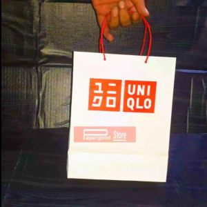 Paper bag Uniqlo premium 20 x 25 x 10 small