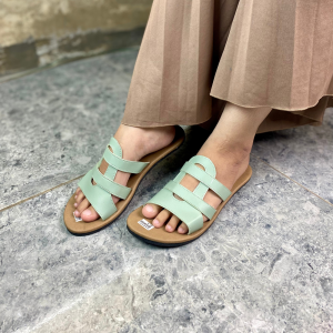 3Look Sandal kekinian 2024 Sandal wanita Sendal wanita dewasa ibu 2024 Sendal wanita terbaru viral Sendal korean style 2024 Sendal wanita keren 2024 viral Sendal papirut model terbaru - Inara