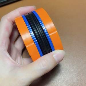 ซีลลูกสูบสองทาง คอมแพคซีล ยี่ห้อ ฮาไลท์ วงนอก 50 มิล วงใน 34 มิล ปีกหนา 18.4/6.35 มิล หนารวม 31.1 มิล/ CS 050-034-18.4/6.35 H780 /CS 50-34 ซีลไฮดรอลิก