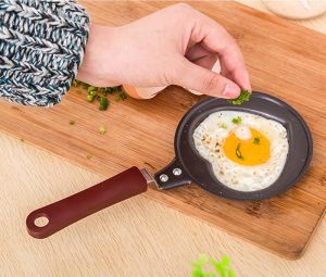 Chảo Chiên Trứng Mini Thép Carbon Chống Dính 12CM Chảo Làm Bánh Hình Cún Con Trái Tim Ngôi Sao Vỏ Sò Hoa Mận CUTE
