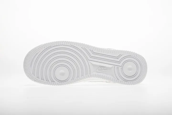 Gi%C3%A0y%20th%E1%BB%83%20thao%20Nike%20Air%20Force%201%20,%20ch%E1%BA%A5t%20li%E1%BB%87u%20da%20cao%20c%E1%BA%A5p%20,%20thi%E1%BA%BFt%20k%E1%BA%BF%20th%C3%B4ng%20minh%20,%20phong%20c%C3%A1ch%20tr%E1%BA%BB%20trung%20va%20n%C4%83ng%20%C4%91%E1%BB%99ng%20ph%C3%B9%20h%E1%BB%A3p%20v%E1%BB%9Bi%20m%E1%BB%8Di%20trang%20ph%E1%BB%A5c%20-%20Image%203