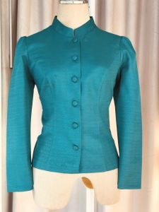 เสื้อไหมทรงจิตลดาสีเขียวหัวเป็ด ♥️♥️ ผ้าที่ร้านอัดกาวทุกตัวค่ะใส่สบายไม่คันค่ะ 👚👚 งานสวยการันตี 💯💯 ไหม2เส้น