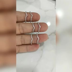 Cincin V Cor Mata2 Baris Perak 925 Sepuh Emas Putih