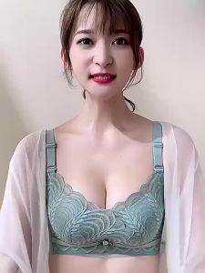 【Ship in 24H】Thick Padded 5cm Palm Cup Underwear Women Seamless Steel-free Underwear Concentrated Breasts Deep V Underwear Ultra-deep Career Line Breathable Comfortable Effect Good Grooving Handy Tool Small Breast Savior