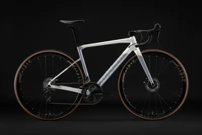 Sunpeed INVINCIBLE Carbon Fiber Road Bicycle Ultra-light Carbon Frame Disc Brake Highway 22 Speed