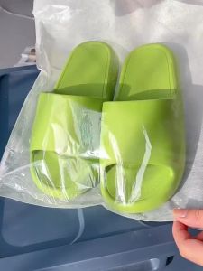 [Free Shipping] Summer Non-Slip Bathroom Slippers For Home Use Durable Thick-Soled Fashionable CoupleS EVA Slippers