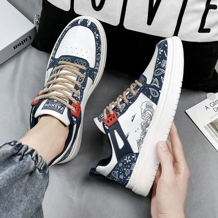 IDOLA] Sepatu Sneakers Pria Motif Batik Keren dan Trendy Kualitas