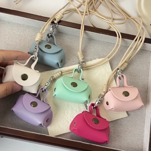 Đầy màu sắc chất liệu da PU Túi Vòng cổ mặt dây chuyền cho phụ nữ mùa xuân lấy cảm hứng từ dây đeo cổ dài với dopamine màu sắc