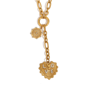 Stylish Heart Shaped Pendant Necklace Fashion Chain Necklace Stainless Steel Texture Suitable for Party Everyday Wear