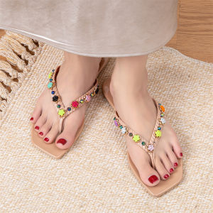 Womens Fashionable Flip-Flops Waterproof Plastic Slip-On Flat Sandals for Home & Outdoor Wear Beach Slippers with Cute Decorative Style
