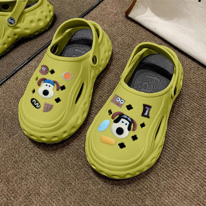 QXshop ใหม่ รองเท้าแตะแฟชั่นดีไซน์แบบใหม่ หัวโตพื้นสูง1นิ้ว ใส่ในวันสบายๆหรือจะใส่ในออฟฟิศที่ทำงานก็ยังได้ มี3สีให้เลือก แถมฟรีตัวติดไปด้วยเลย