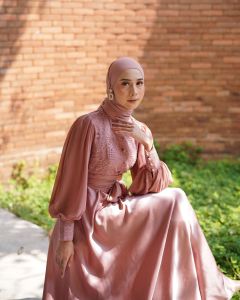 BEST SELLER Amisha Dress Bahan Silk mix Brukat Premium / Gamis Wanita Terbaru 2023 Modern Lebaran / Gamis Kondangan Mewah Elegan / Dress Muslim / Fashion Wanita Muslim