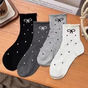 4Pairs Lolita Sweet Embroidery Bow Long Socks Women Girls Winter Cotton Knit Sock Casual Crew Loose Sox Mid-tube Stockings Streetwears