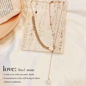 สร้อยคอลายใบมะกอกออกแบบมาให้ดูเก๋มีมุกประดับให้ดูเรียบหรูขึ้นกว่าเดิมงานชุบ14k