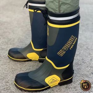 (READY STOCK) Mens rain boots with steel toe anti-smash non-slip safety boots Plus-size rain boots
