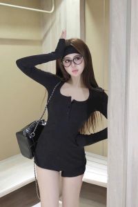 ชุดเซต แมชท์ลุคเรียบๆ มีสไตล์ใส่เป็น everyday looks ได้เลยซิส ผ้าร่องเนื้อดีเลยค่าารุ่นนี้ ไม่ย้วยไม่ยานหลังซักแน่นอน