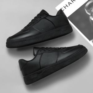 BbbDAN มีจำหน่ายแล้วในกรุงเทพ! รองเท้าบุรุษสีดำล้วนและสีขาวล้วน รองเท้าผ้าใบลำลองส้นแบน รองเท้าทำงาน กันน้ำ กันลื่นและทนต่อการสึกหรอ คลาสสิคและอเนกประสงค์ เหมาะสำหรับโอกาสต่างๆ