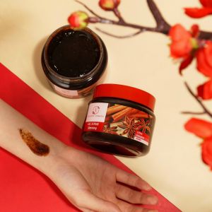 Tẩy da chết Body Nga chiết xuất Quế Hồi săn chắc da và hạn chế mụn cơ thể