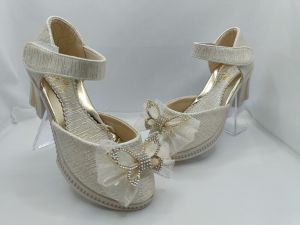 9161 แบบใหม่ปี2024  รองเท้าคัทชูส้นสูง เด็กหญิง ประดับโบว์เพชร สวยงาม ไซส์ 26-36 มี2สี ขาว ทอง