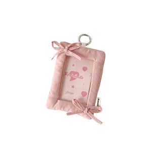 KINTHAZER Nơ Giá đỡ thẻ ảnh Hàn Quốc có móc khóa Trang trí treo Khung ảnh thẻ ảnh Bìa thẻ xếp nếp vải Phong cách Hàn Quốc Hộp bảo vệ thẻ Bạn bè sinh viên