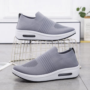 Korean Slip On Shoes For Women black Sneakers shoes Casual shoes Breathable Sport shoes for Ladies Walking Shoes flat shoes