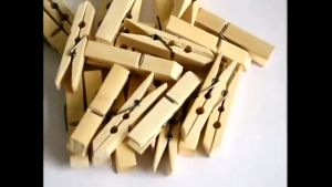 100pcs Mini Natural Wooden Decorative Photo Pegs Great for Hanging Pictures Scrapbooking Projects