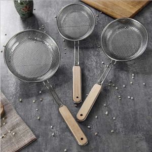 DFYER56 Wooden Handle Handheld Grid Scoop Cooking Tool Long Handle Frying Food Oil Filter Food Filter Colander Spoon Strainer