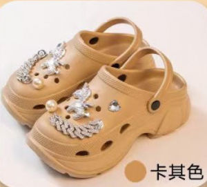 [Free Shipping] Fashionable Angel White Horse Cartoon Clogs WomenS Summer EVA Thick-Soled Beach Sandals Girls Slippers