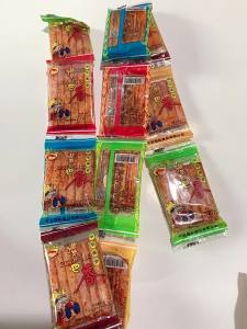 ขนมขบเคี้ยวในวัยเด็ก ชิ้นเนื้อเผ็ดขนาดเล็ก สดชื่นในปาก 90 ร้านเล็กย้อนยุค ขนมสบายๆ อาหารมังสวิรัติปลอดกลูเตน