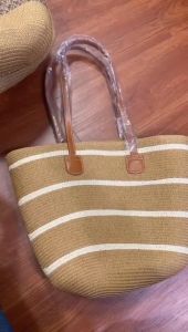 Allura Beg Rotan Serbaguna Straw Tote Bag Corak Stripe Look Fashion Moden. Woven Shoulder Beach Travel Durable Lightweight Everyday Carry Portable Tote Bag 旅行手提 LL