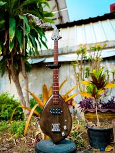 พิณไฟฟ้าไม้มะเกลือฟิงเกอร์บอร์ดไม้แต้ดำ 3สาย15เฟรต2คอนแทก(คอนแทกคู่หนึ่งตัว)