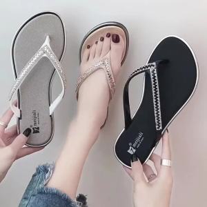 [Free Shipping] WomenS Flip-Flops For Outdoor Wear Rhinestone Flat Beach Summer Sandals Sweet And Comfortable Sandals