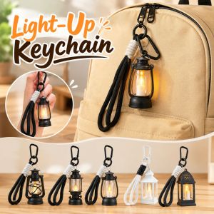MINIFELE 262 Oil Lamp Shape Retro Light-Up Keychain Realistic Cool Mini Night Light Pendant Creative Versatile Bag Charm Key/Backpack Decor