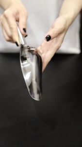 Dụng cụ xúc đá xúc gạo và xúc đậu inox sáng bóng cao cấp