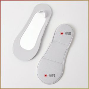 พื้นรองเท้าที่มองไม่เห็น ซิลิโคนป้องกันการหลุดออก ถุงน่องที่มองไม่เห็น ไม่หลุดง่าย ไม่อับชื้นเท้า