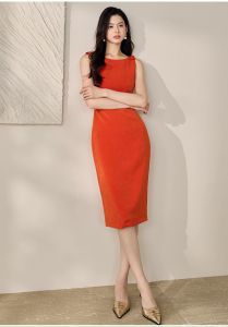 Đầm ôm màu cam san hô cổ thuyền sát không tay