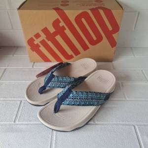 Fitflop รองเท้าแตะหนีบผู้ชาย upper เป็นสายสลิง ใช่ดีทนทาน กำลังฮิต ใส่สวยใส่สบายมากๆ รองเท้าแตะฟีฟฟอฟ ฟีคฟลอป ผช.