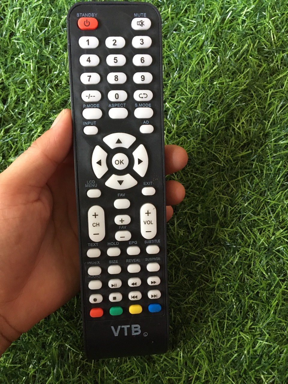 Tôi đã mất bao lâu để tìm ra điều khiển tivi phù hợp, và bài học từ remote VTB chính hãng