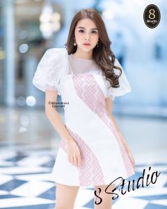 8 Studio Brand เสื้อผ้าแบรนด์แท้การันตี มินิเดรส คอกลมแขนตุ๊กตา ทรงพอดีตัว สีขาวสลับชมพู ช่วงเหนืออกและแขนใช้ผ้าซีทรู