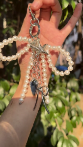 Unique Beaded Pearls Bowknot Key Chains Chic Pearls Bowknot Keyring Aesthetic Beaded Keyring Charm for Handbags and Keys