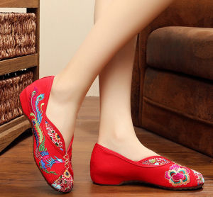 [Free Shipping] New Spring Collection: Colorful Phoenix-Patterned Slip-On Shoes With Hidden Heels And Embroidered Details Comfortable Beijing-Style Dance Shoes With Rubber Soles For Women