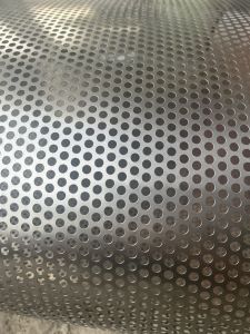 Tôn Kẽm Đột Lỗ Chất Lượng Cao 50cm x 1m Dày 4/6ly Lỗ 4ly/6ly Cho Nền Kỹ Thuật