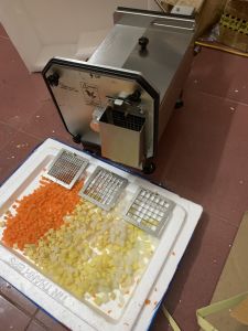 Máy cắt hạt lựu củ cải cà rốt khoai tây dừa